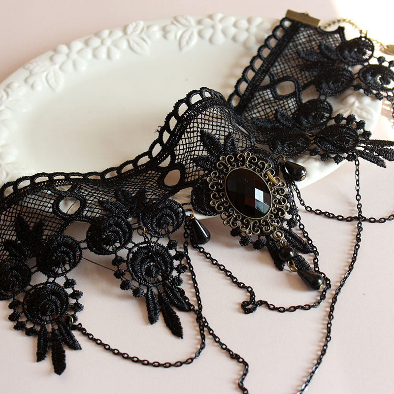 Opulent Shadow Choker